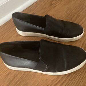 Vince Women’s Black smooth Leather Slip-On Sneakers sz 8 M